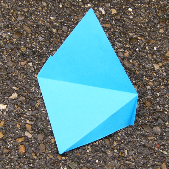 Ein Bild, das Gelände, Dreieck, Blau, draußen enthält.

Automatisch generierte Beschreibung