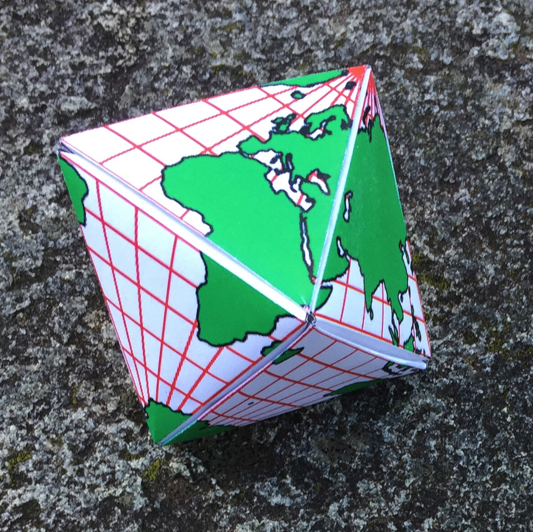 Ein Bild, das Gelände, Würfel, draußen enthält.
Automatisch generierte Beschreibung